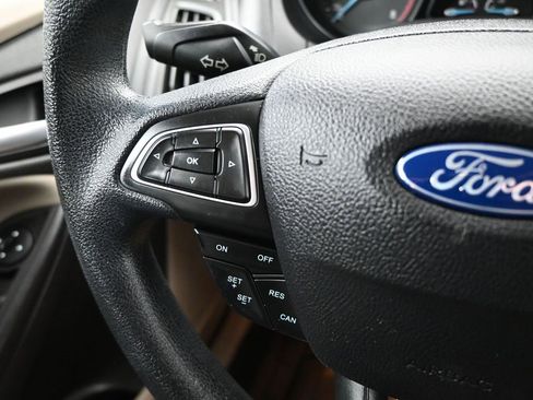 Used 2015 Ford Focus SE image 18