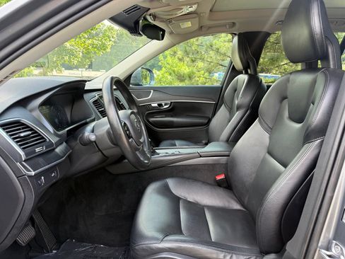 Used 2020 Volvo XC90 T5 Momentum w/ Protection Package FWD image 35