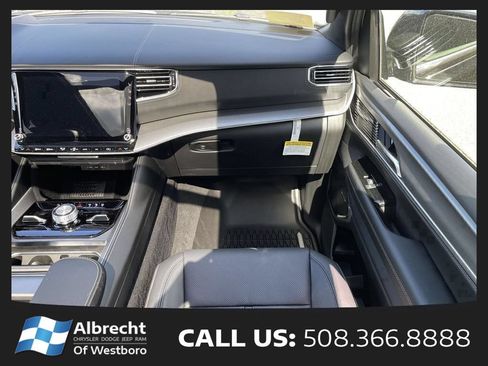 New 2026 Jeep Grand Wagoneer Limited AWD/4WD image 18