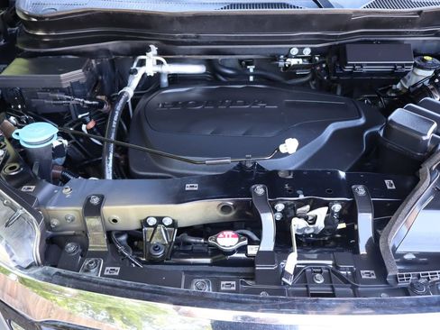 Used 2016 Honda Pilot Touring image 41