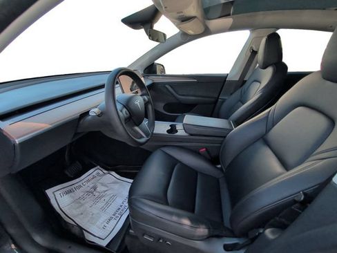 Used 2024 Tesla Model Y Long Range AWD/4WD image 9