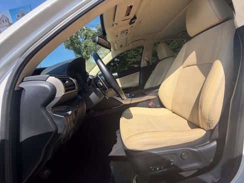 Used 2016 Lexus IS 200t RWD image 5