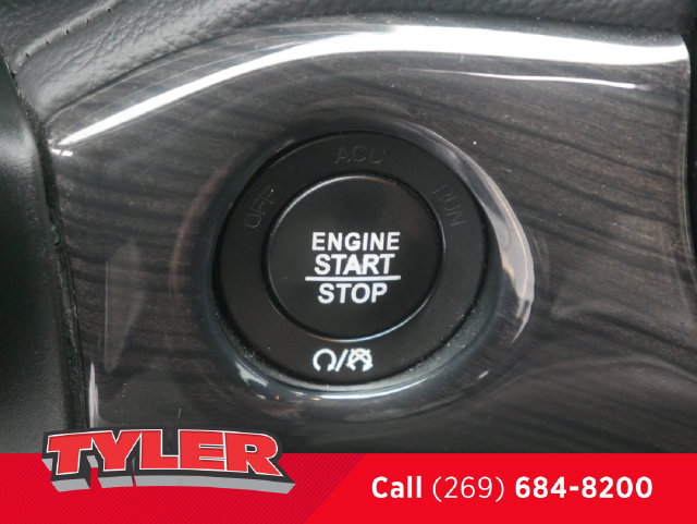 Used 2019 Jeep Grand Cherokee Overland AWD/4WD image 29