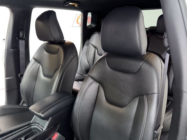 Used 2025 Jeep Compass Limited AWD/4WD image 13