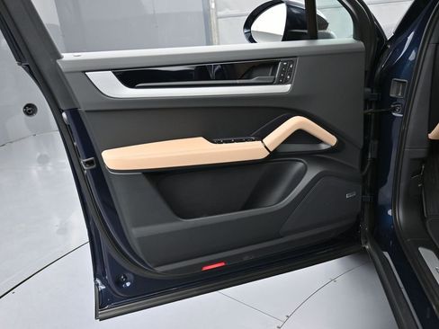 New 2026 Porsche Cayenne AWD/4WD image 15