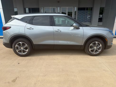 New 2026 Chevrolet Blazer LT w/ Convenience Package AWD/4WD image 8