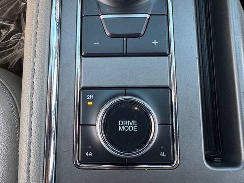 Used 2021 Ford Expedition XLT AWD/4WD image 32