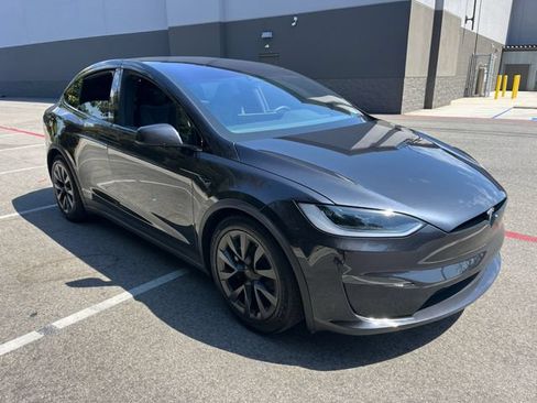 Used 2024 Tesla Model X AWD/4WD image 3