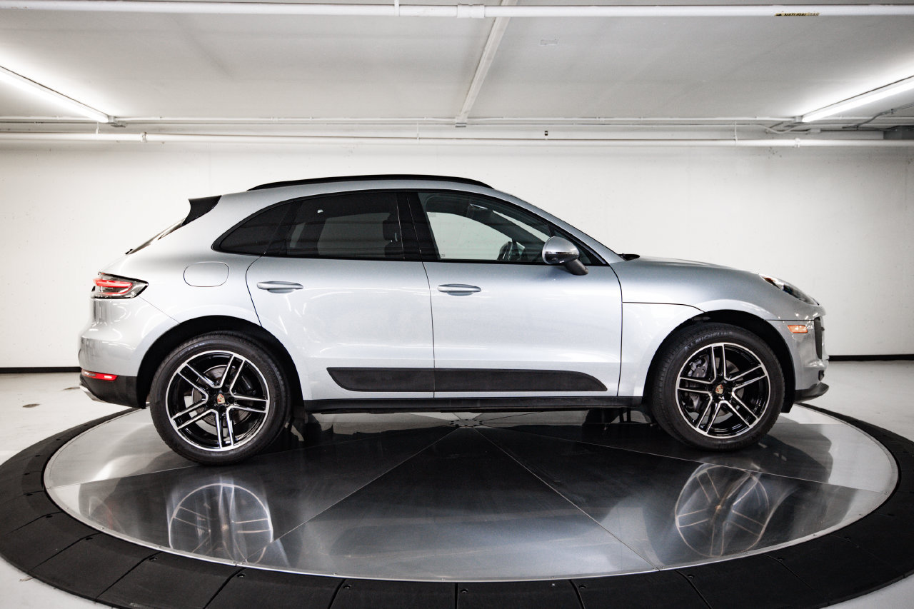 Certified 2021 Porsche Macan AWD/4WD image 8