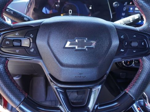 Used 2025 Chevrolet Trax RS w/ Sunroof Package image 18