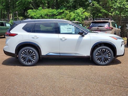 New 2025 Nissan Rogue Platinum w/ Tech Package image 2