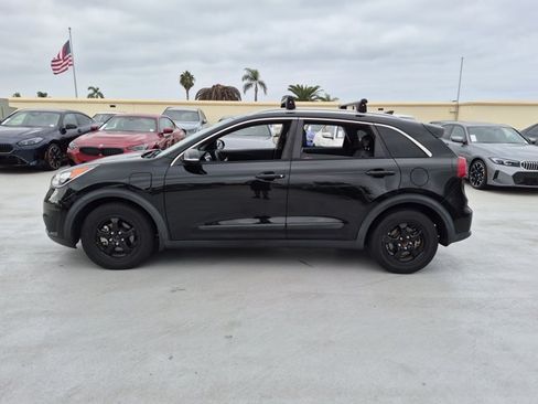 Used 2018 Kia Niro EX FWD image 8