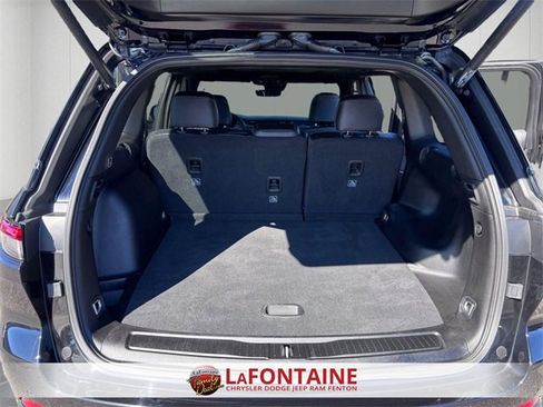 Used 2025 Jeep Grand Cherokee Altitude image 27