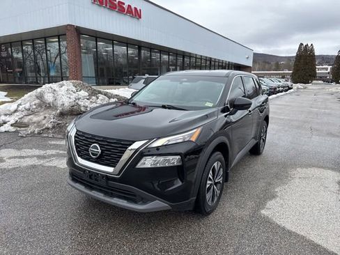 Used 2021 Nissan Rogue SV image 3