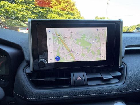Used 2025 Toyota RAV4 XLE FWD image 30