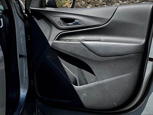 Used 2023 Chevrolet Equinox LT w/ Driver Convenience Package image 22