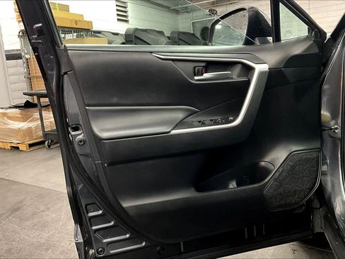 Used 2023 Toyota RAV4 XLE w/ Convenience Package image 21