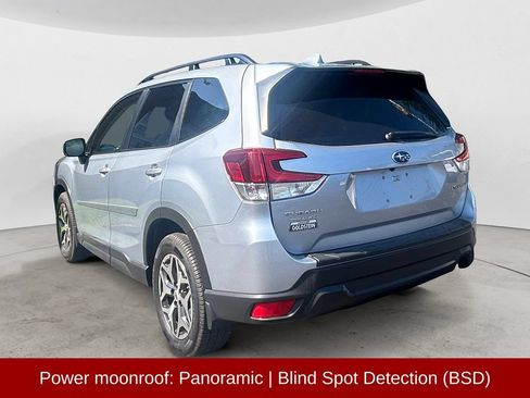 Used 2022 Subaru Forester Premium AWD/4WD image 3