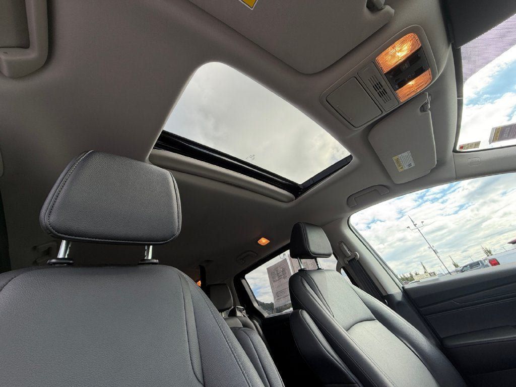 Used 2025 Honda Odyssey EX-L image 27