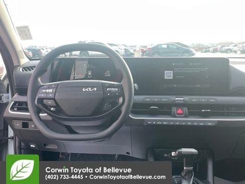 Used 2025 Kia K4 LXS image 13