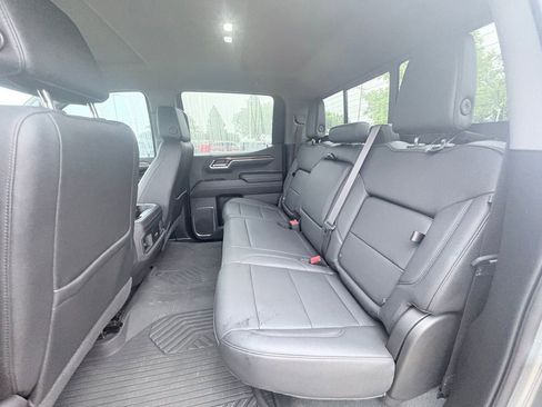 Used 2024 Chevrolet Silverado 1500 LT Trail Boss w/ Convenience Package II AWD/4WD image 7