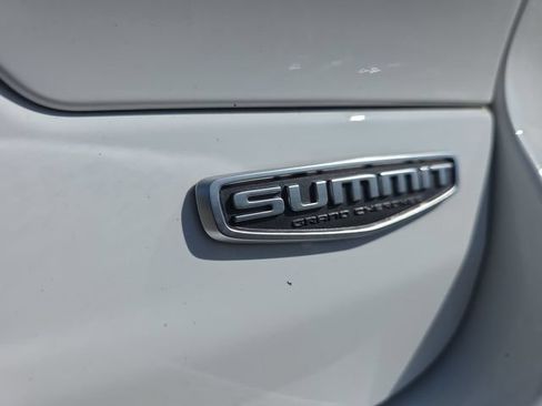 Used 2022 Jeep Grand Cherokee Summit AWD/4WD image 28