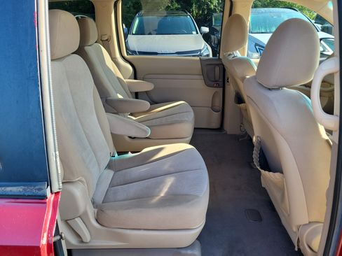 Used 2011 Kia Sedona LX FWD image 11