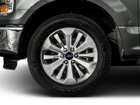 Used 2016 Ford F150 XLT image 12