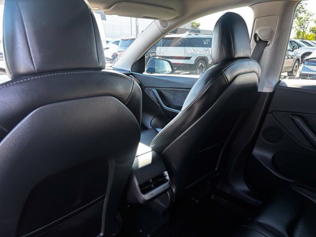 Used 2021 Tesla Model Y Long Range AWD/4WD image 31