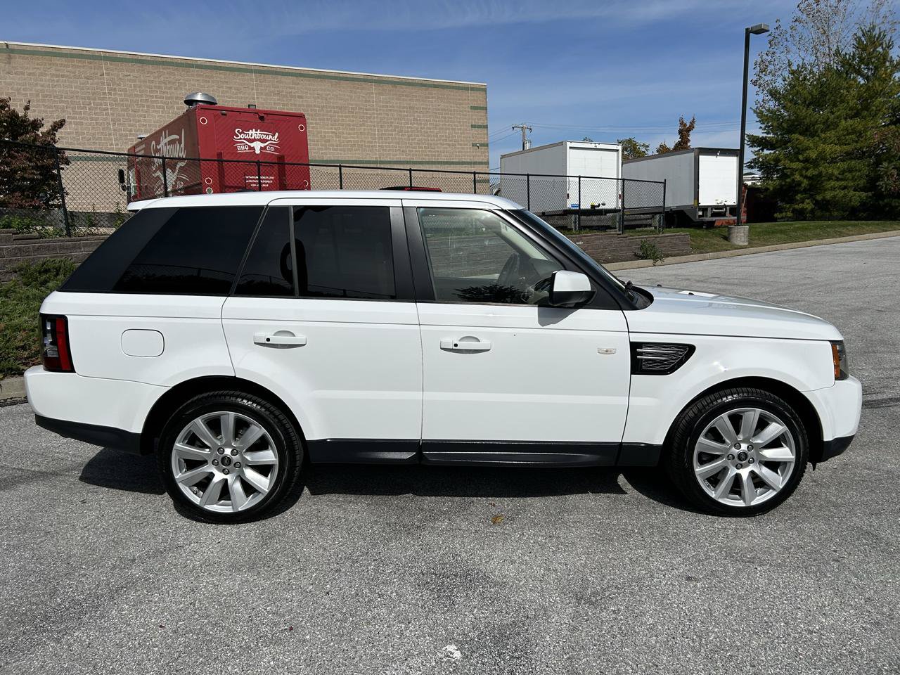 Used 2013 Land Rover Range Rover Sport HSE LUX AWD/4WD image 4