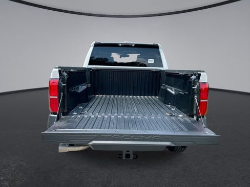 Used 2024 Toyota Tacoma SR RWD image 31