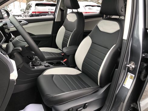 New 2026 Volkswagen Taos SEL AWD/4WD image 32