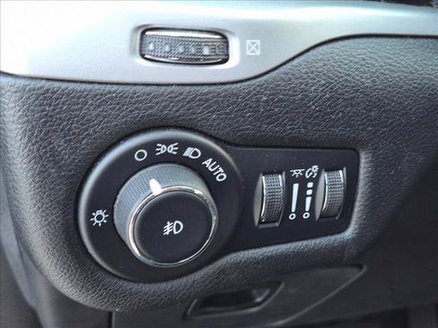 Used 2015 Jeep Cherokee Trailhawk w/ Cold Weather Group AWD/4WD image 14