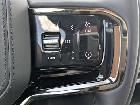 New 2026 Land Rover Range Rover Velar Dynamic SE AWD/4WD image 27