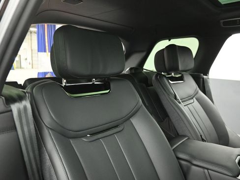 Used 2025 Land Rover Range Rover SV AWD/4WD image 26