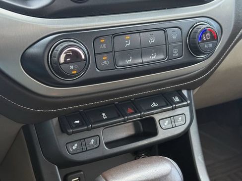 Used 2018 GMC Canyon SLT w/ Driver Alert Package RWD image 27