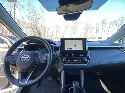 Used 2023 Toyota Corolla Cross XLE w/ Convenience Package image 22