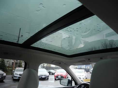 Used 2019 Volkswagen Tiguan SE image 24