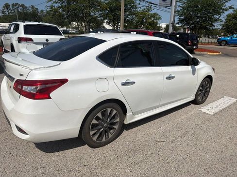 Used 2019 Nissan Sentra SR FWD image 18
