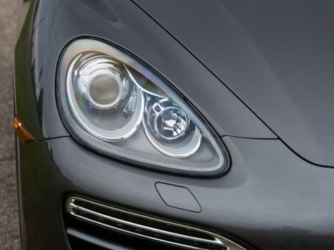 Used 2013 Porsche Cayenne Diesel AWD/4WD image 22