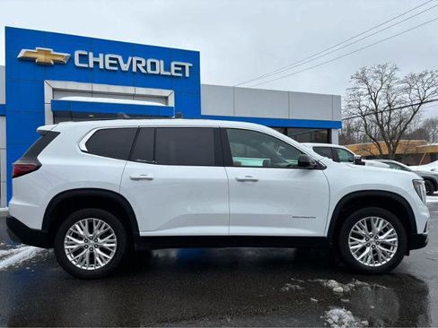 Used 2025 GMC Acadia Elevation w/ Elevation Premium Package image 12