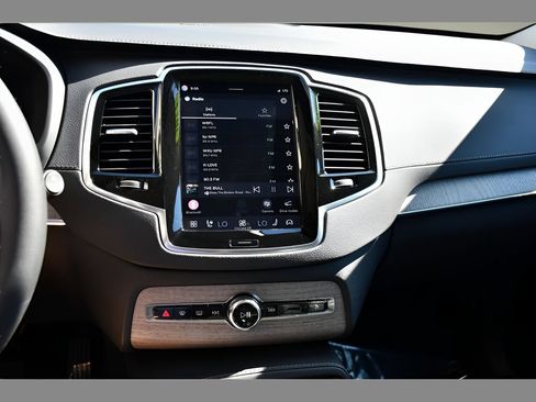 Certified 2023 Volvo XC90 B6 Ultimate w/ Protection Package Premier AWD/4WD image 20