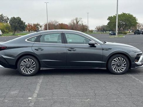New 2026 Hyundai Sonata SEL image 3