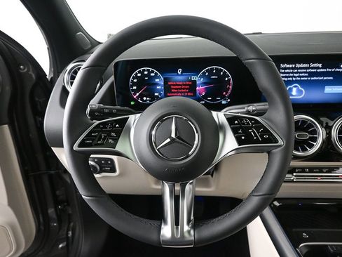 New 2026 Mercedes-Benz GLA 250 GLA 250 image 2