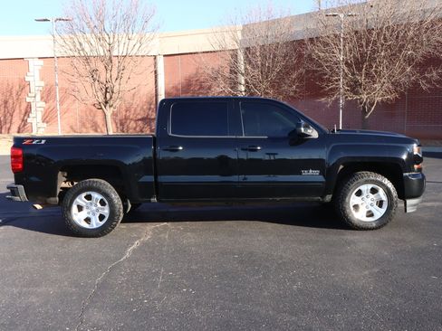 Used 2018 Chevrolet Silverado 1500 LT w/ Texas Edition image 29