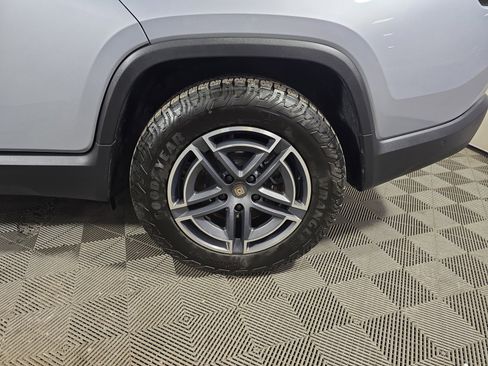Used 2025 Rivian R1T Adventure AWD/4WD image 10