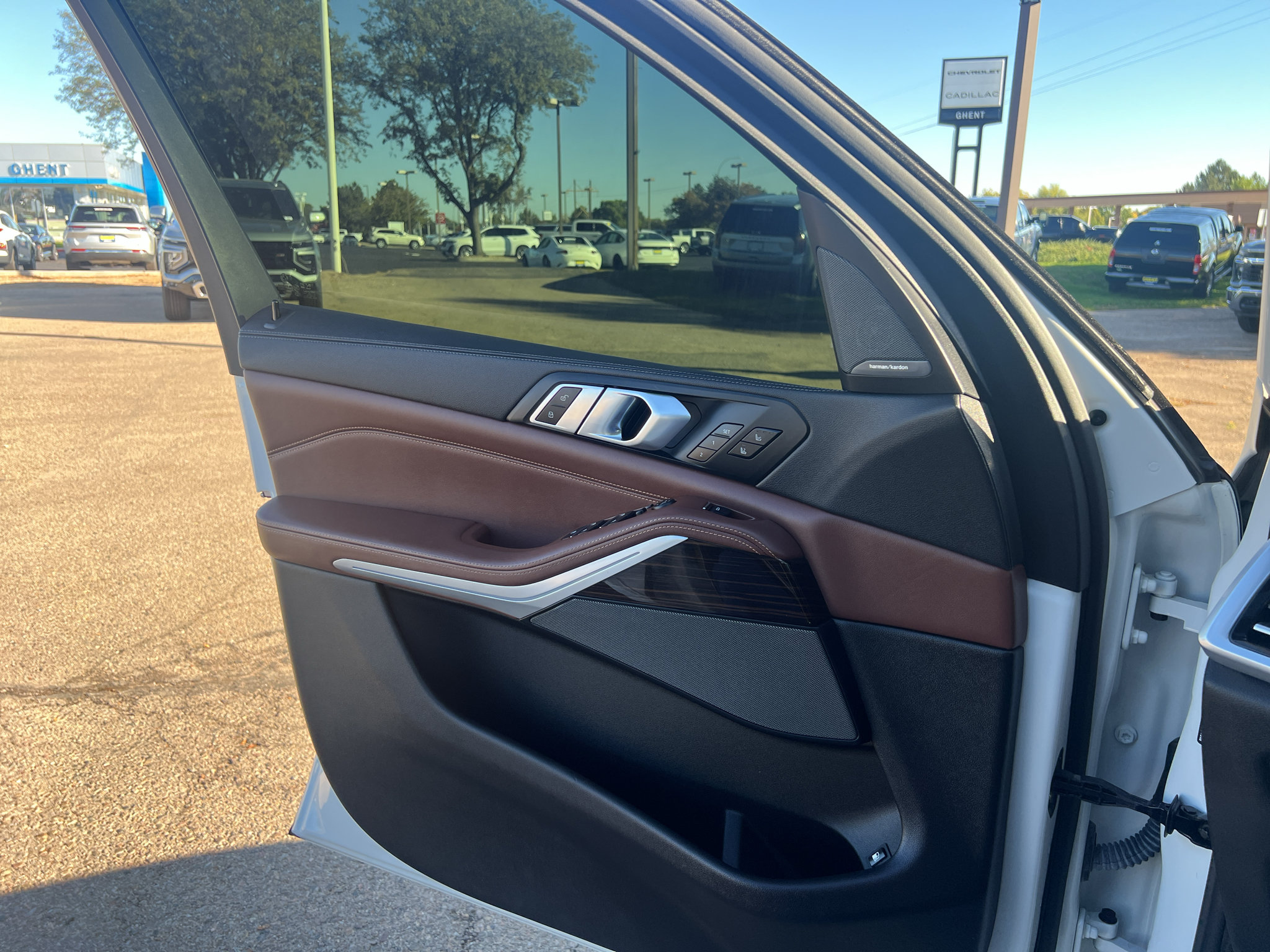 Used 2023 BMW X5 xDrive45e w/ Executive Package AWD/4WD image 23