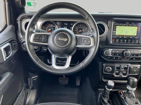 Used 2022 Jeep Gladiator Overland w/ Cold Weather Group AWD/4WD image 6