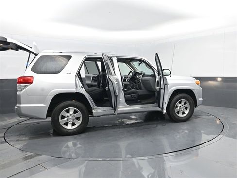 Used 2010 Toyota 4Runner SR5 image 27
