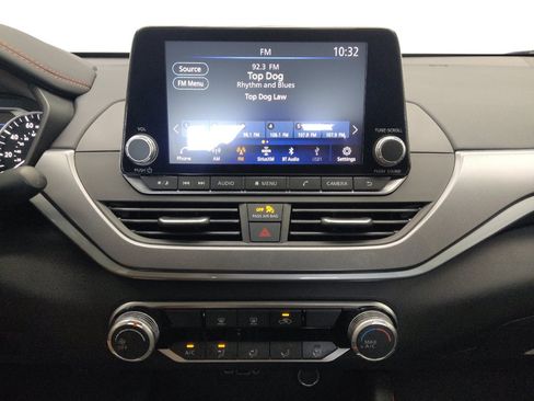 Used 2024 Nissan Altima 2.5 SR FWD image 25